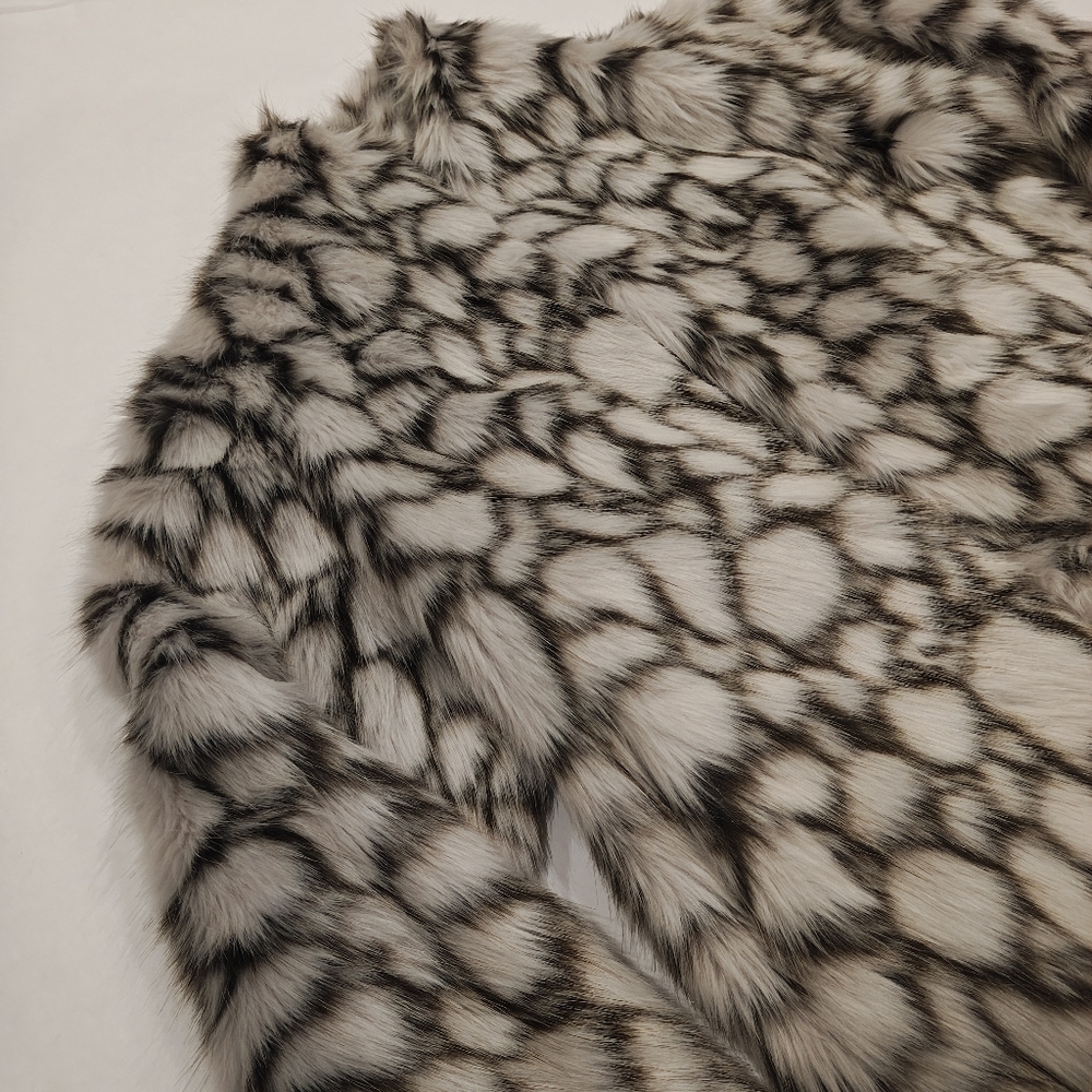ULTRA SOFT MEGA FUR * WOMEN'S LARGE